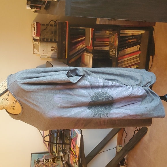 Maurices size 2 charcoal gray top with rouged sides and big flower on front left - Picture 4 of 10